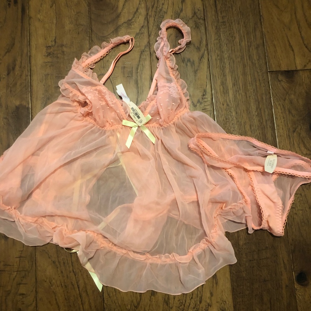 NWT victoria’s secret lingerie set